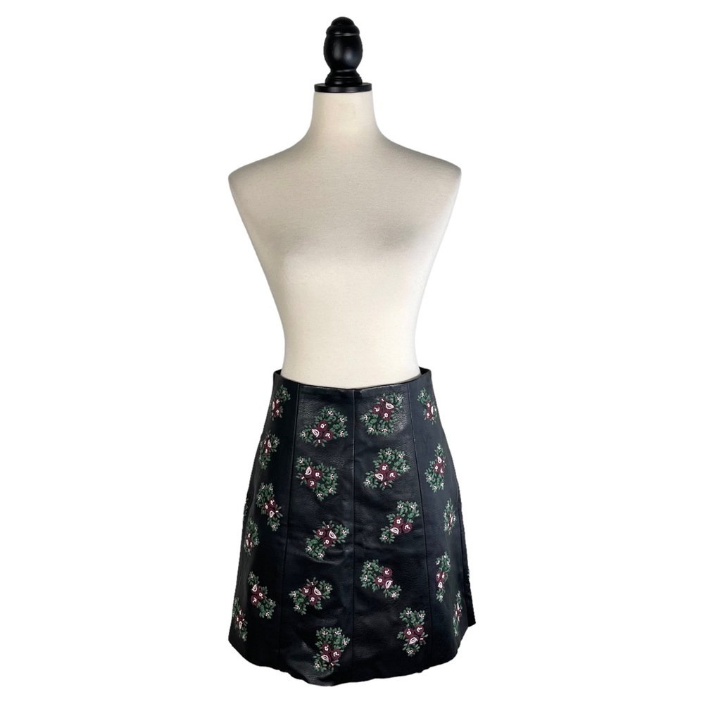 Club Monaco Faux Leather Skirt Black A-Line Floral Print, Size 4 - Picture 2 of 13